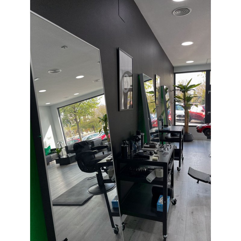 6TREINTA barbería peluquería Valdebebas puestos de trabajo